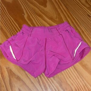 Lululemon Hotty Hot Low-Rise Lined Short 2.5